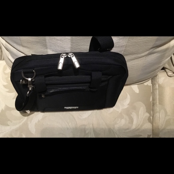 NWOT Samsonite Classic Tablet and Electronics Travel Bag - Black - Picture 6 of 6